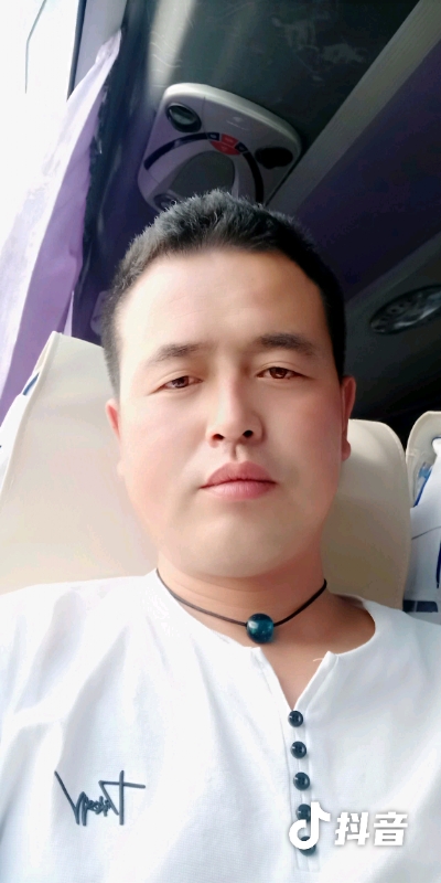 瞬间被爱上的第一张照片--揭阳相亲服务中心