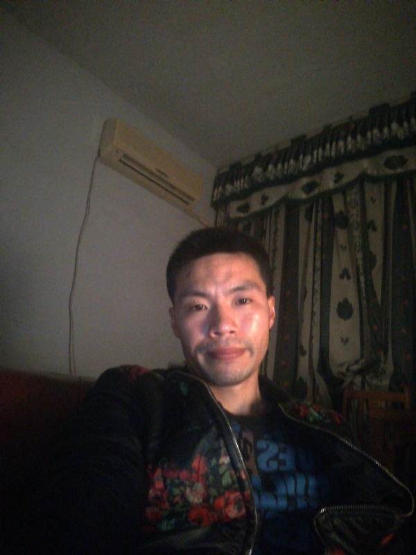 性情男儿的第一张照片--揭阳相亲服务中心
