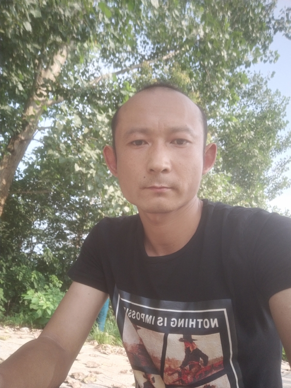 80大叔的第一张照片--揭阳相亲服务中心
