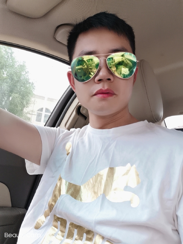 奋斗的第一张照片--揭阳相亲服务中心