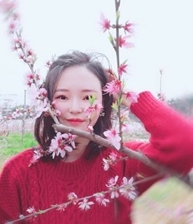 小桌子的第一张照片--揭阳相亲服务中心