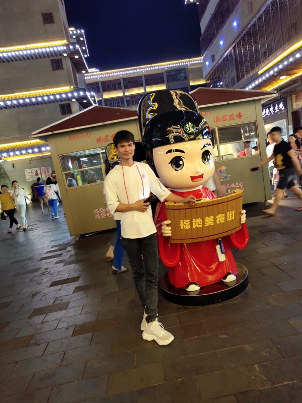 圆嘟嘟的瘦子的第一张照片--揭阳相亲服务中心