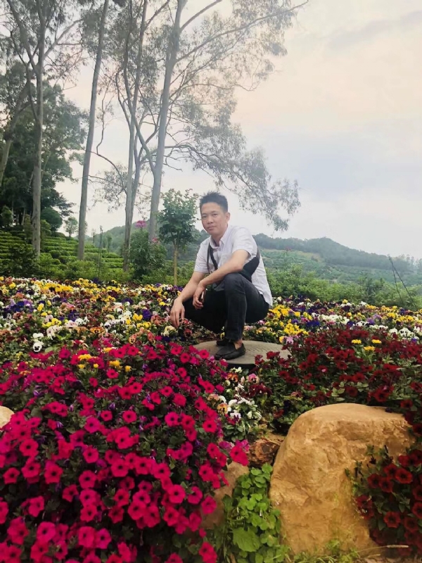 小郑的第一张照片--揭阳相亲服务中心