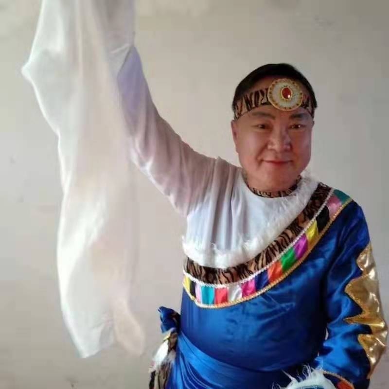 走在冷风中的第一张照片--揭阳相亲服务中心