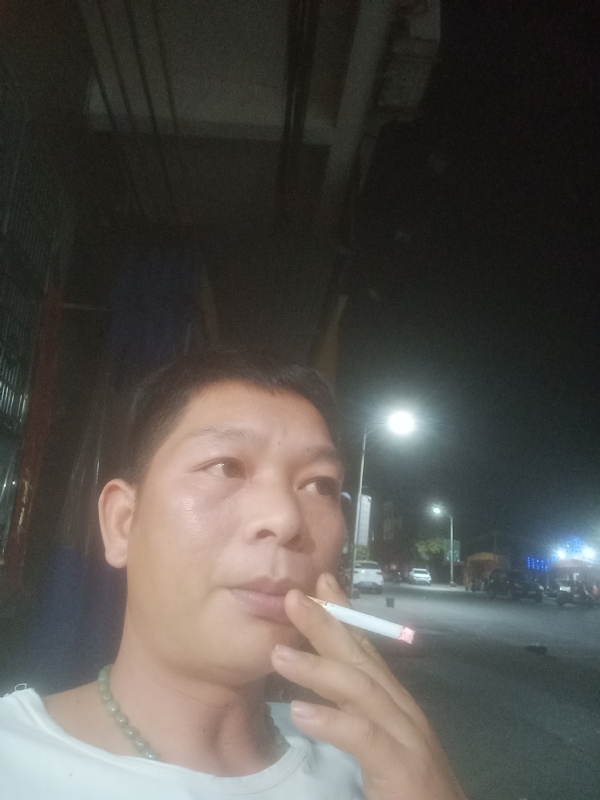 善解人意的第一张照片--揭阳相亲服务中心
