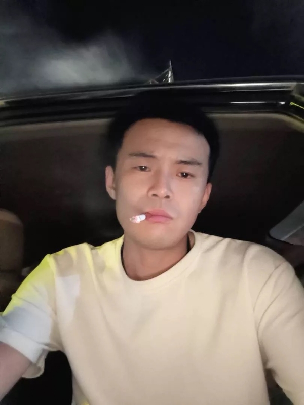 爱睡觉的土拨鼠的第一张照片--揭阳相亲服务中心
