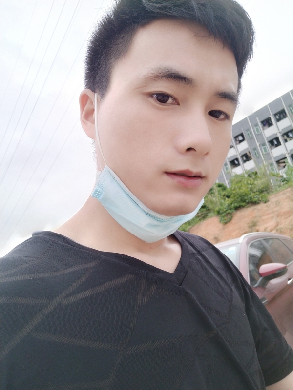 何凡的第二张照片--揭阳相亲服务中心