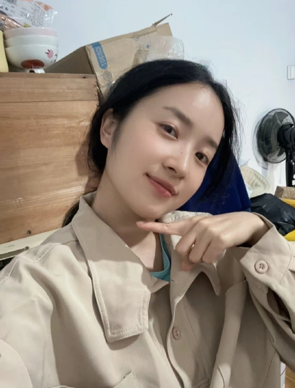 多喝热水的第二张照片--揭阳相亲服务中心