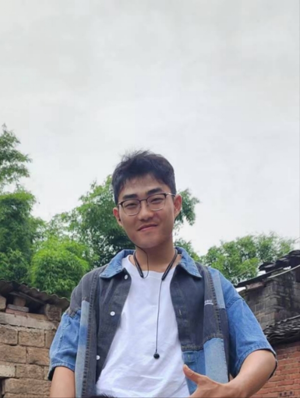 越努力越幸运的第一张照片--揭阳相亲服务中心