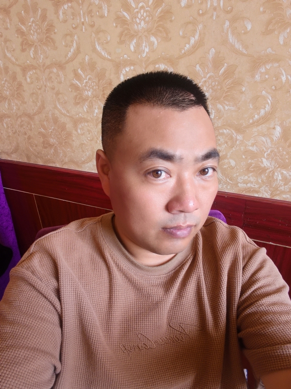 擦亮眼睛向前看的第一张照片--揭阳相亲服务中心