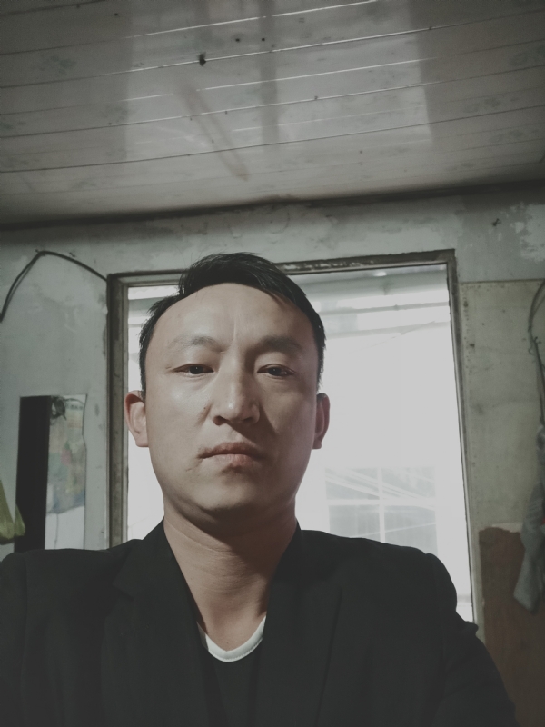 放弃爱你的第一张照片--揭阳相亲服务中心