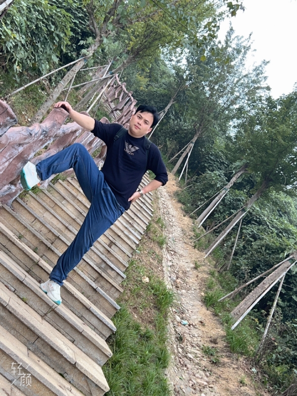 择一人白头偕老的第二张照片--揭阳相亲服务中心