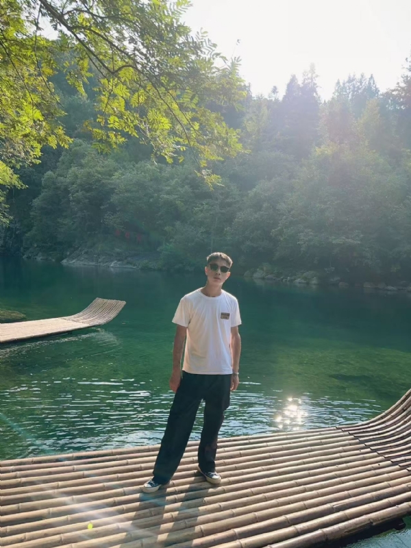 林言的第三张照片--揭阳相亲服务中心