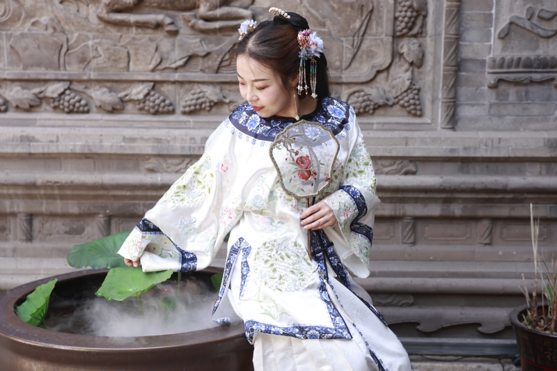 认真的雪的第一张照片--揭阳相亲服务中心